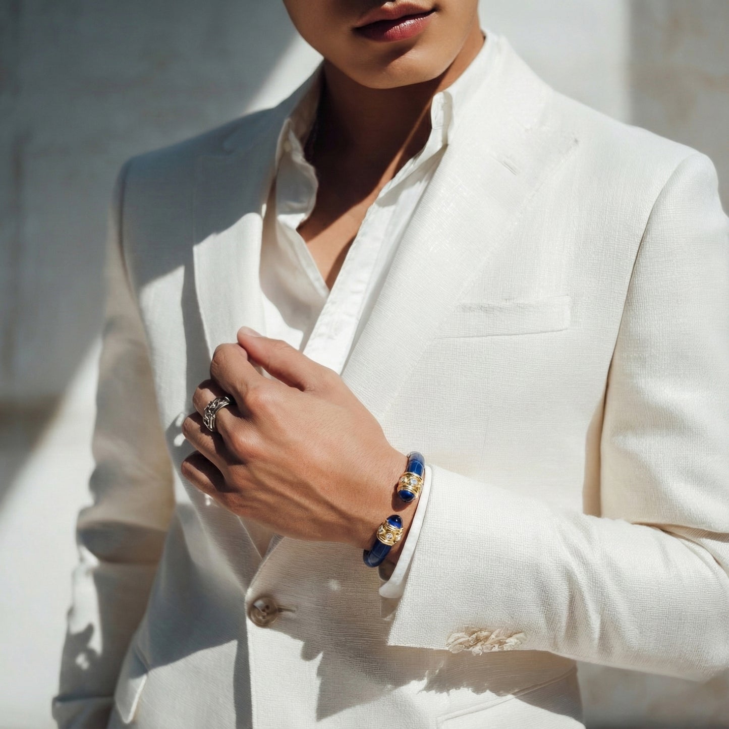 Alix 18k Gold Blue Sapphire & Diamonds Stingray Bangle