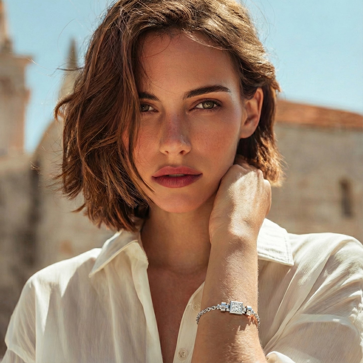 Jubilee 1 carat Princess Diamond with gold chain links in 18 carat Gold